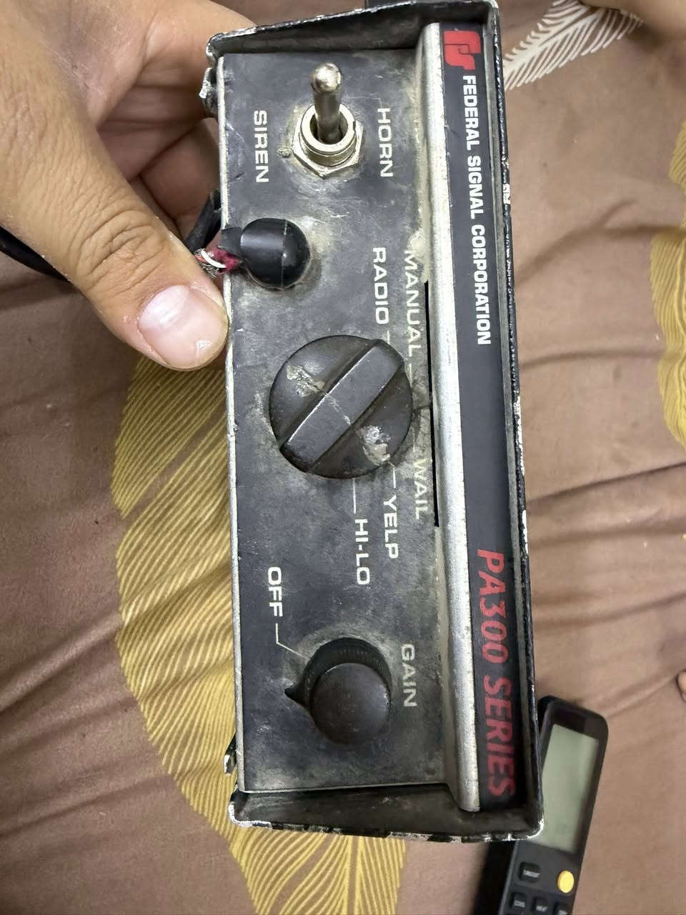 جهاز صافره شرطه ثكيل بهاذه الشكل شغال ع الفحص فقط الاقطه مالته مجاي تشتغل بيهه قطع بسيط خلي سعرك وبلعافيه عليك


**إذا كنت صاحب هذا الإعلان وتريد حذفه لأي سبب، رجاءا أرسل رسالة إلى الدعم الفني**