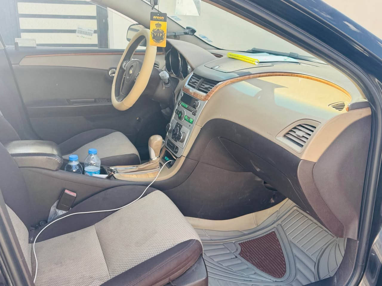 ماليبو 2011 lt خليجي كلين بدون صبغ بيها بارد بالجاملغ شبر السونار موجود
السعر 85$ بيها مجال 
المواصفات معروفة
2400 مكينة
رقم اربيل  دولي
سنوية قبل شهر سقطت
تخم تاير 
صدر 70 ‎%‎
تحكم استيرن كشن كهرباء 

المكان تكريت *********** تكريت, صلاح الدين
