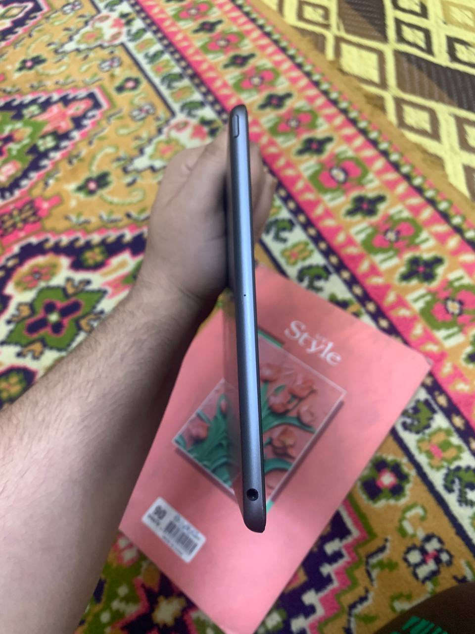 السلام عليكم ايباد ٩ ذاكره ٢٥٦ انتبه مو ٦٤ لا ٢٥٦ للبيع أو مراوس بجهاز حسب قناعه سعره 270 وياه كارتونه اصليه 
مكاني بغداد الغزاليه أو الكاظميه @إشارة


**إذا كنت صاحب هذا الإعلان وتريد حذفه لأي سبب، رجاءا أرسل رسالة إلى الدعم الفني**