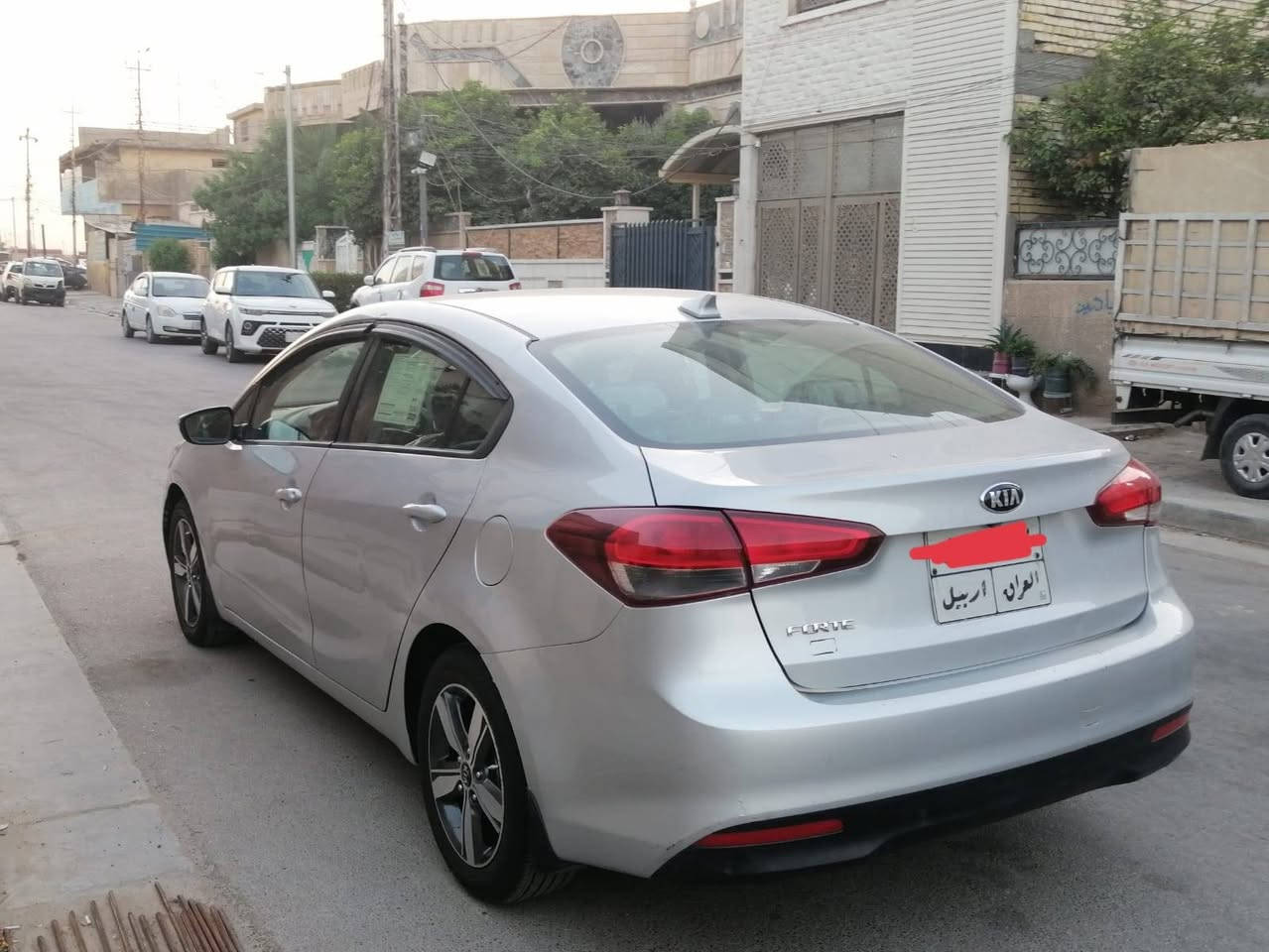 ***********
كيا فورتي 2018  S السيارة 
رايدهة ب 99 ورقة وبيهة مجال بسيط بعد المعاينه
ماشية 100 الف كم 
محرك ٢٠٠٠ دوش
كير At
شاشة كبيره،، كاميرا دوارة 
ويل كب دعاية اصلي 
تخم تاير جديد 
صبغ 3 قطع 
جاملغين وبنيد اماميات
وبارد باب الصدر الي بصف السايق 
ًهزة وفحص جديد 
كبل بس بصمة مباشر باسم المشتري ورقم يتحول جديد
