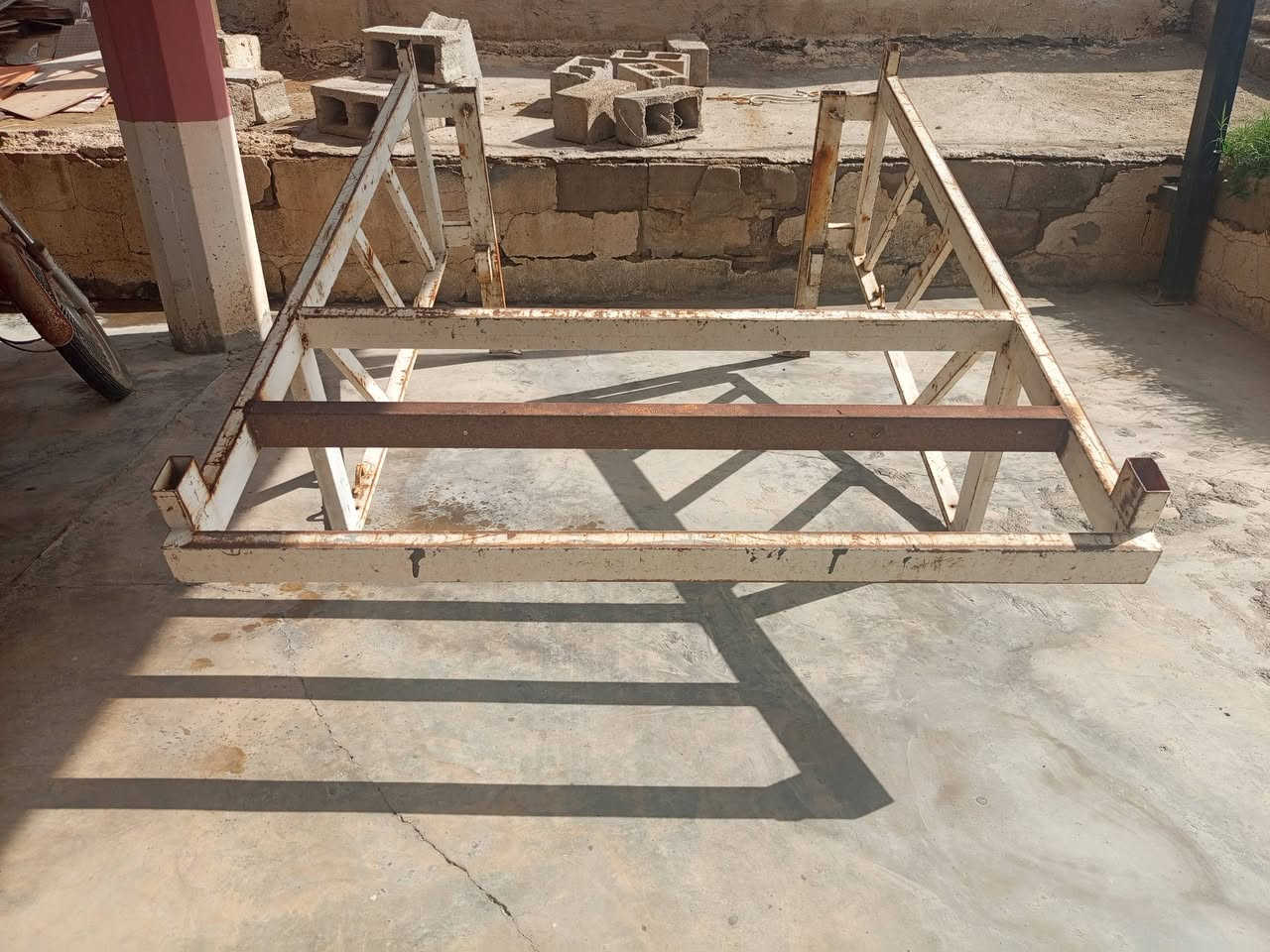 السلام عليكم للبيع محجربيكم مكان بغداد الاتصال على الرقم ***********
