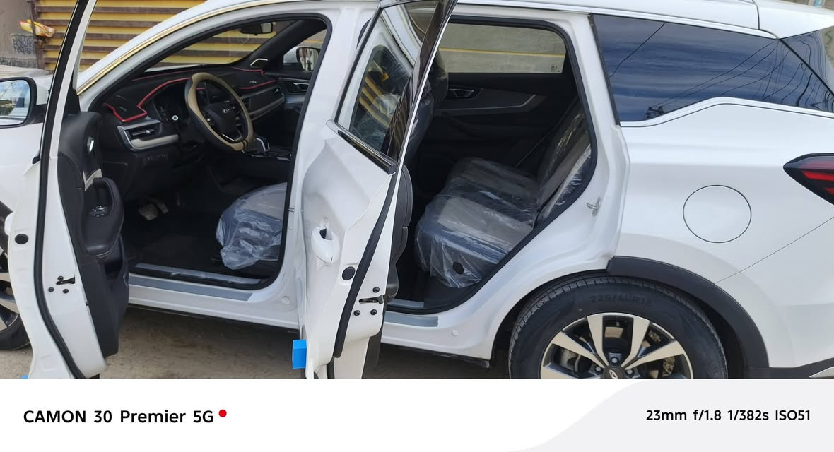 تيكو 7برو فول1/1 كفالة عامة بعدها بالضمان من شركة السراب
شيري تيكو 7 برو للبيع
!!️ مرقم بغداد !!️باسمي حره

اليكم التفاصيل الآتية:

 خليجي 
 الموديل 2022
 سعة المحرك 1,5L 
 مرتبط بناقل حركة أوتوماتيكي 
 عدد AIR BAG 6 !!️
 حساسات أمامية 
 حساسات خلفية
 لايت زينون + LED
 كشافات 
 بك لايت LED 
 حجم الاطار 235/60R18 
 ويل كب 18!!️
 فتح الصندوق كهرباء 
 بانوراما !!️
 اريل نفكيتر 
 هاند بريك بصمة 
 مفتاح التشغيل بصمة 
 دشبول شاشة 
 شاشة 
 كاميرا دوارة
 4 كاميرات °360
 المقاعد جلد  
 حركة مقعد السائق كهرباء 
 المودات والأوامر الصوتية
 مثبت السرعة Cruise 
 أوضاع القيادة  Drive Mode
 فحص أنظمة السيارة 
 مقود جلد حياكة رياضي 
 حساسات ضغط اطارات
 تبريد شاشة مناخين منفصلين 
 قطعتين تبريد 
 أوضاع القيادة DRIVE MODE 
 ا ABS  
 أوتو هولد 
ا ISOFIX  ايزو فكس
 نظام مانع الانزلاق
 تتسع المقصورة الداخلية ل 5 راكب 
 اشارة في المرايا الجانبية قابلة للطي 
 مخرج منفذ الطاقة 
 شاحن هاتف Wireless 
 ا  Bluetooth / USB

السيارة نظيفة جدا بيه شخط بالدعامية منزلة بالصور ورصعة بالصندوك فقط 
مبدل تخم تايرات سيارة كاملة مكملة تجي توشفه وبيك خير ودلل 
سعره 153 ورقة ومجاله جدا بسيط 
رقم الهاتف ***********
