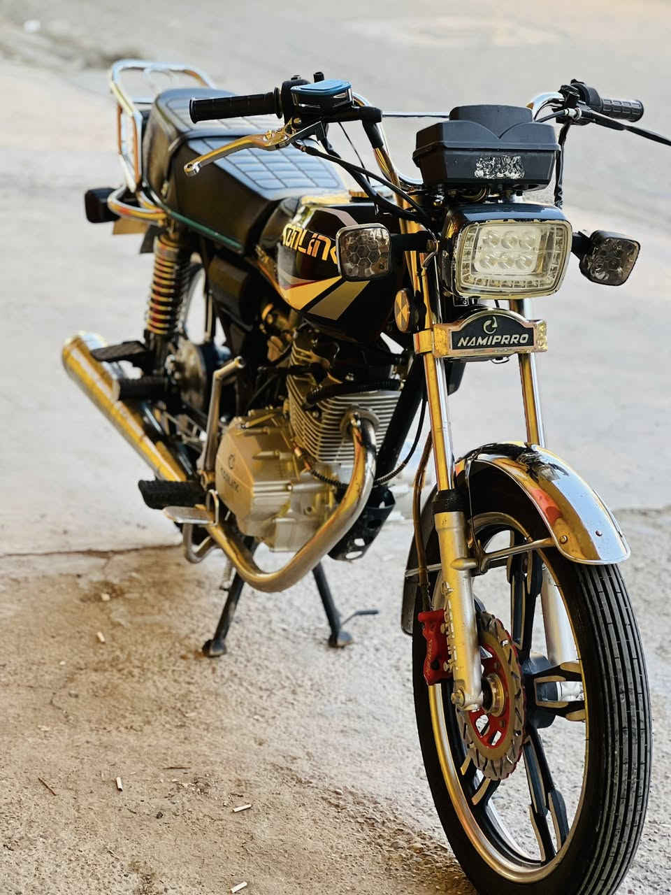 سلام عليكم اخوان دراجه لل بيع موديل (2023) دراجه مامضرب اصبانه محرك نكره سلف ناعم دراجه كل كهربايت شغله ماعده الدشبول واكف محترك ول بغيه كله شغال ويلات عدلات نقص صفايح بيها بس السعر (500) وبيها مجال بصيط وكل الهله بيكم (‭0772 836 1809‬) المكان كركوك
