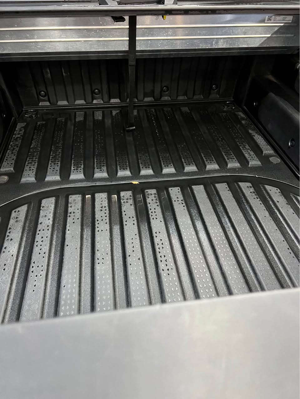 🚗 للبيع: هيونداي سانتا كروز 2023
📍 مكان السيارة: بغداد
📞 للتواصل: ***********

📊 المسافة المقطوعة: 40000 كيلومتر
🛠️ المحرك: 4 سلندر – 2500cc

⚙️ المواصفات:
• فتحة سقف
• بصمة عدد 2
• مقعد السائق كهربائي
• ويل كب
• رادارات 360
• تشغيل عن بُعد
• لايتات LED
• لايتات زينون
• إشارات على المرايا
• تحكم ستيرن جهتين
• كاميرات 360
• شحن لاسلكي
• هاندبريك بصمة
• هيترات بالمقاعد

⚠️ أضرار السيارة:
• وارد أمريكي
• ضرر ضربة خفيفة بالبجم (موضح بالصور المرفقة)
• جميع الوسائد الهوائية (الايرباكات) سليمة ✅ 

📌 تفاصيل إضافية:
• رقم السيارة: أربيل الدولي الجديد
• باسم الشركة – وكالة أو تحويل مباشر 
• لون السيارة: رصاصي غامق (إسمنتي) بغداد, العراق
