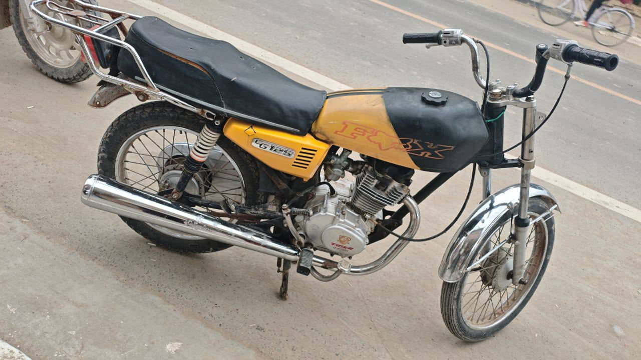 سلام عليكم دراجه تايكر للبيع السعر 425وبيهه مجال مستعجل ع بيعتهه العنوان بني منصور الناحيه ***********
