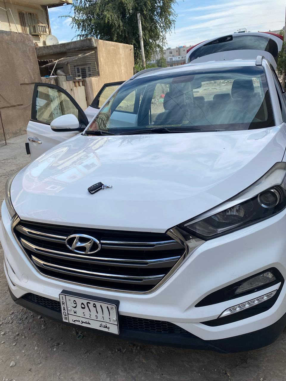 سيارة توسان خليجي 2017 ماشية 145الف
بيها ضربة جاملغ الأيسر خلفي غير مصلح
و طخة جاملغ الأيمن الخلفي غير مصلح
شبرين بارد جاملغ الأيمن الأمامي + شخط بسيط بنيد 
كمبريسر عاطل
مكان السيارة بغداد 
سعر 160و بيها مجال 
رقم صاحب السيارة:***********
