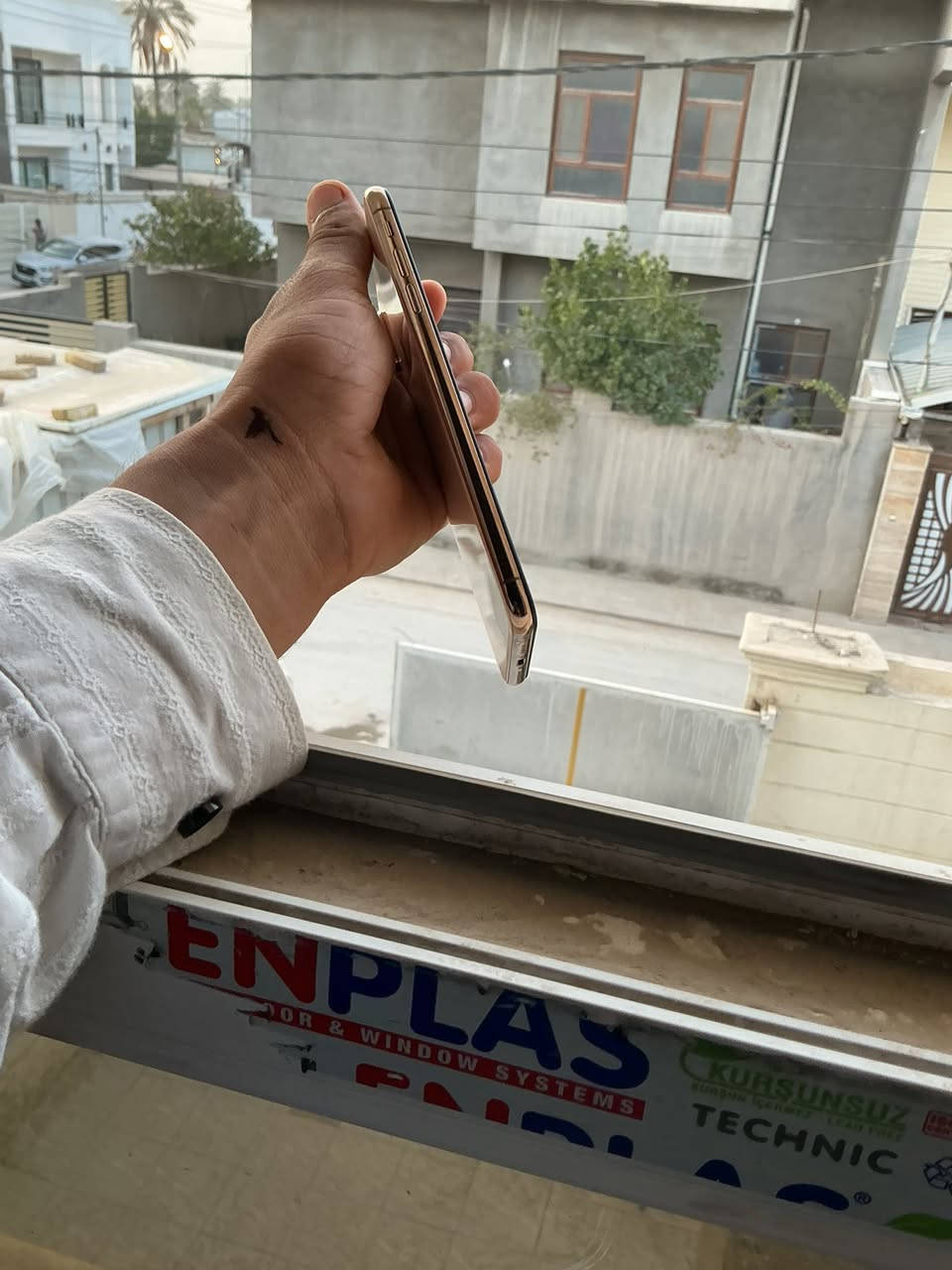 السلام عليكم أيفون اكس إس ماكس جهاز جديد بمعنى الكلمه نضافه ١٠٠/١٠٠ بطاريه ٧٦ الجهاز مكفول كفاله عامه فقط مبدل فلاته مال شحن الباقي مكفول ذاكره ٢٥٦ السعر ٢٠٠ وبي مجال مكان حله حي الصحه


**إذا كنت صاحب هذا الإعلان وتريد حذفه لأي سبب، رجاءا أرسل رسالة إلى الدعم الفني**