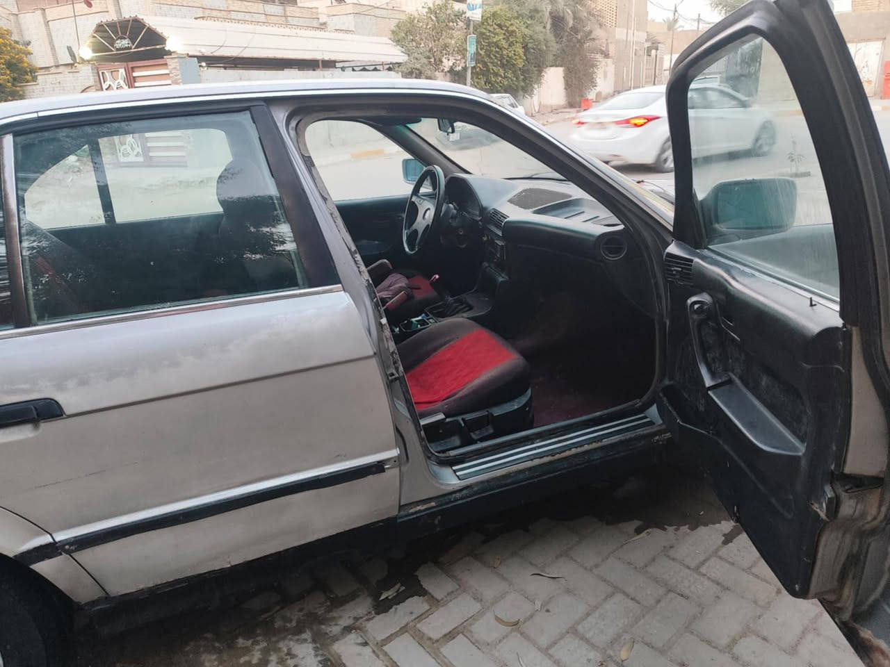 السلام عليكم من رخصت صاحب الاكروب سياره بيئم حجم 535 گير عادي رقم مثنى كير محرك خير من الله حداديه 80٪ كهرباىيات شغاله نقص صبغ ومنضومه تبريد وترتيبات السعر 30 ورقه وبيه مجال قليل الاستفسار على هذا الرقم ***********
