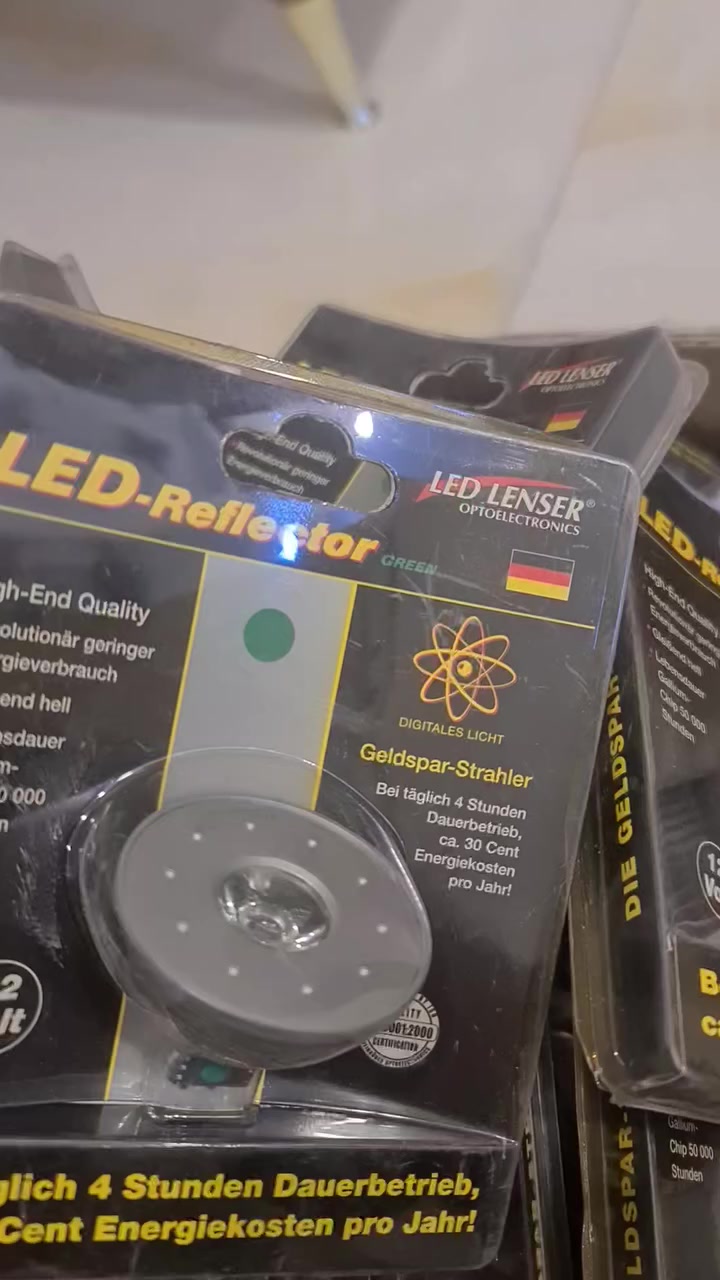 لدات اكلوبات شسمو سموا ألماني اصلي 46 قطعة اموضح بالفديو والصور السعر 35 الف ادخل على الكوكل وشوف شنو موصفاتة مو ابلاستك. حديد قوي يفيد اهل المصلحة 
خاص او على الرقم ***********
