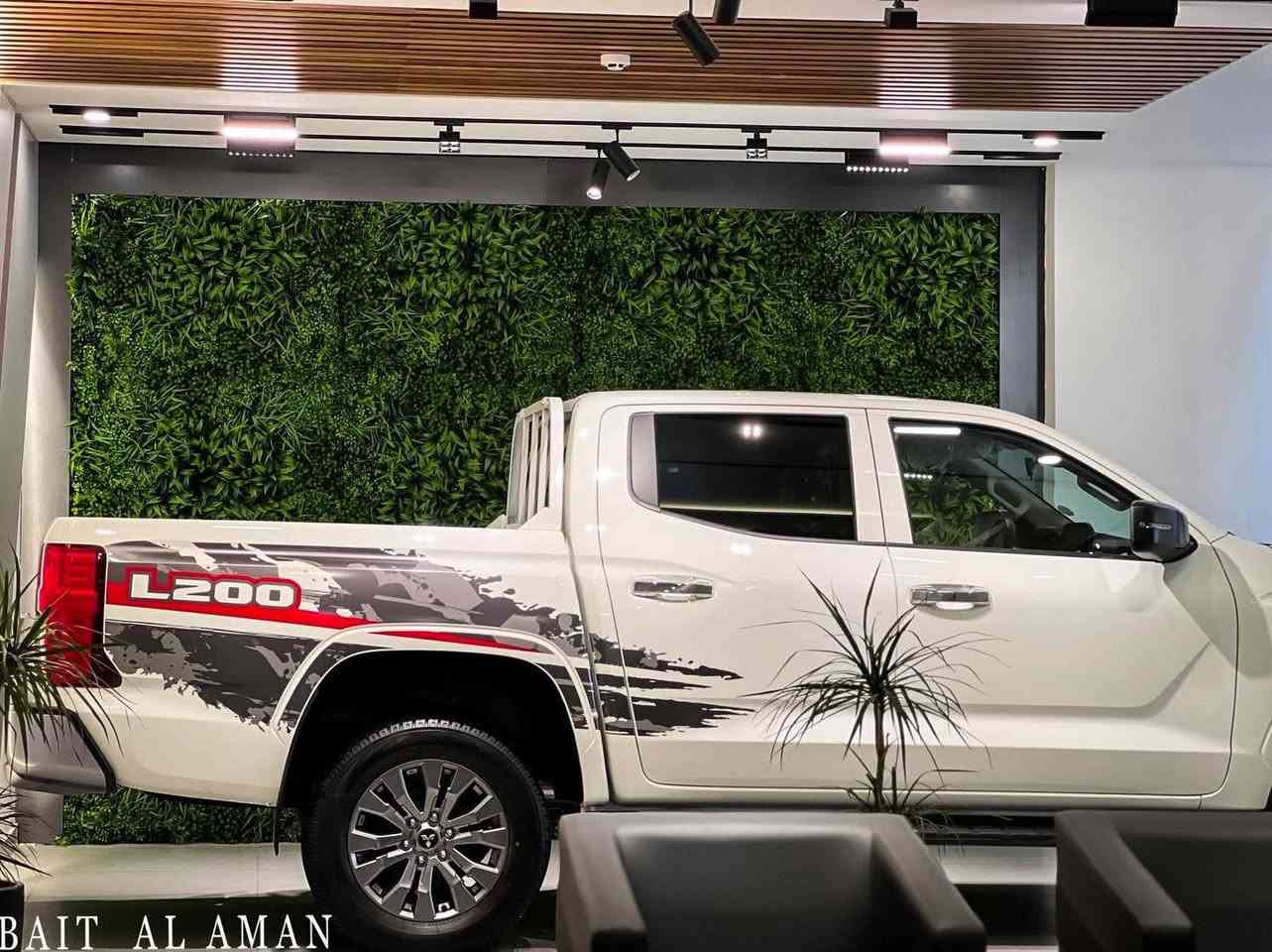 ⁨ ⁨ Mitsubishi-L200 2026

- المحرك: 4 سلندر سوبر 
- سعة المحرك: 2.4Lلتر
‏4x4- 
- ناقل حركة اوتو 
- عجلات بحجم 18 بوصة
- تطعمات نيكل 
- شبكة أمامية اسود
- مقاعد قماش 
- تكييف مركزي
-مرايا شفت
- دبل اكسل

‎للاستفسار والتواصل مع قسم المبيعات 
‎ارجو الاتصال علي 
- Phone : *********** / WhatsApp 
- Phone : *********** / WhatsApp

‎بۆ پەیوەندی کردن بە بەشی فرۆشتن 
‎پەیوەندی به ژمارەی
- Phone : *********** / WhatsApp 
- Phone : *********** / WhatsApp⁩⁩⁩
