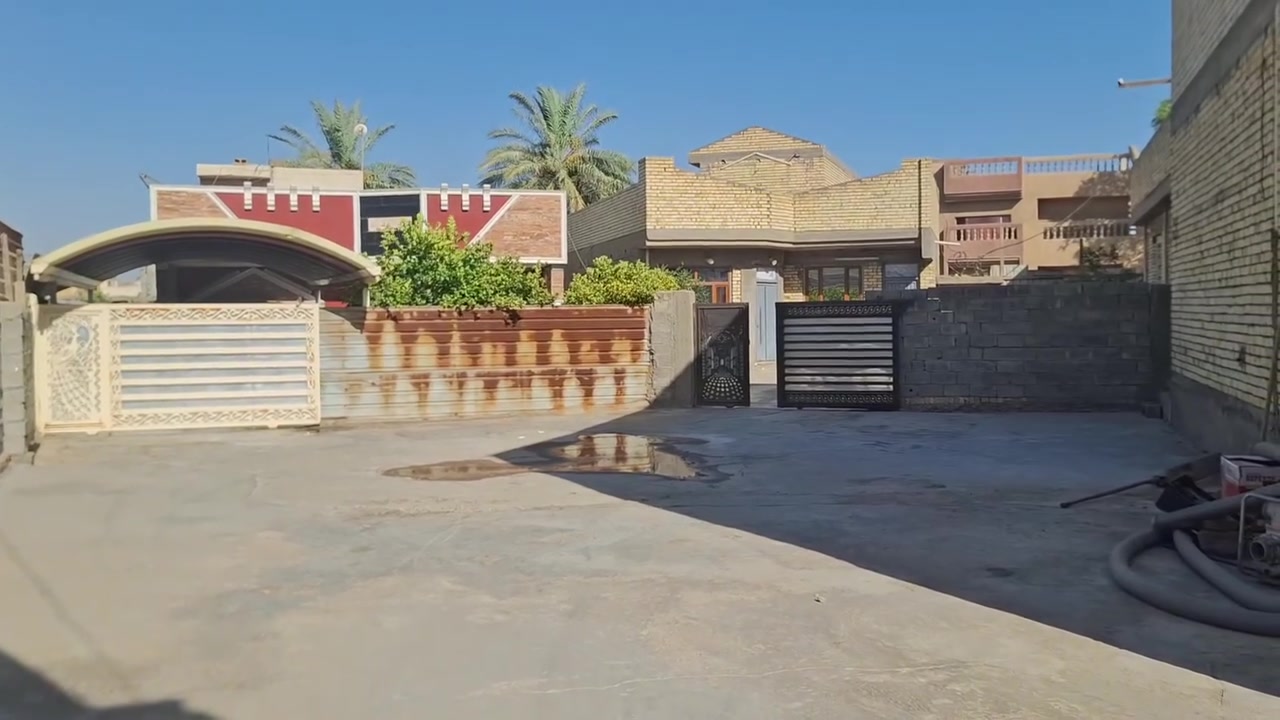 سلام عليكم ارض مساحه ٧٥٠ متر  بيهه بيتين  سند ٢٥ بسمي السند حسب الطلب تريد واحد  تريد ثنينهن  بغداد الدوانم مقابيل جامع كرطان السعر الواحد ٢٠٠ وبي مجال  ***********
