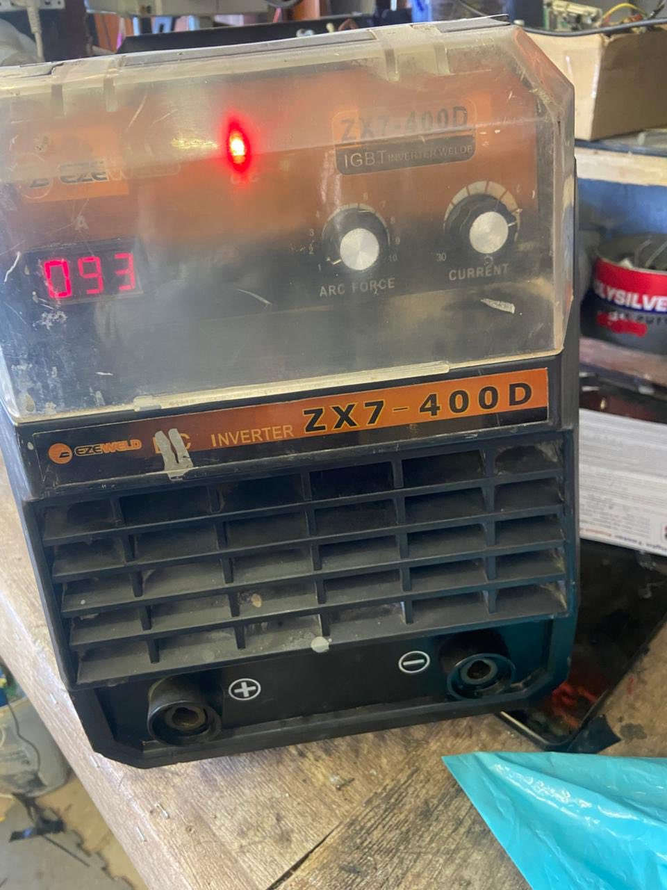 من بعد اذن مدير الكروب 
للبيع مكاءن لحام تري فيز كوري الصنع شغاله ولكن لا تلحم بيه مشكله تحتاج للتصليح سعر الوحدة  ٦٥ الف من الاخير 
لاستفسار الاتصال *********** 
المكان بغداد  غير متواجد فقط الاتصال واتساب
