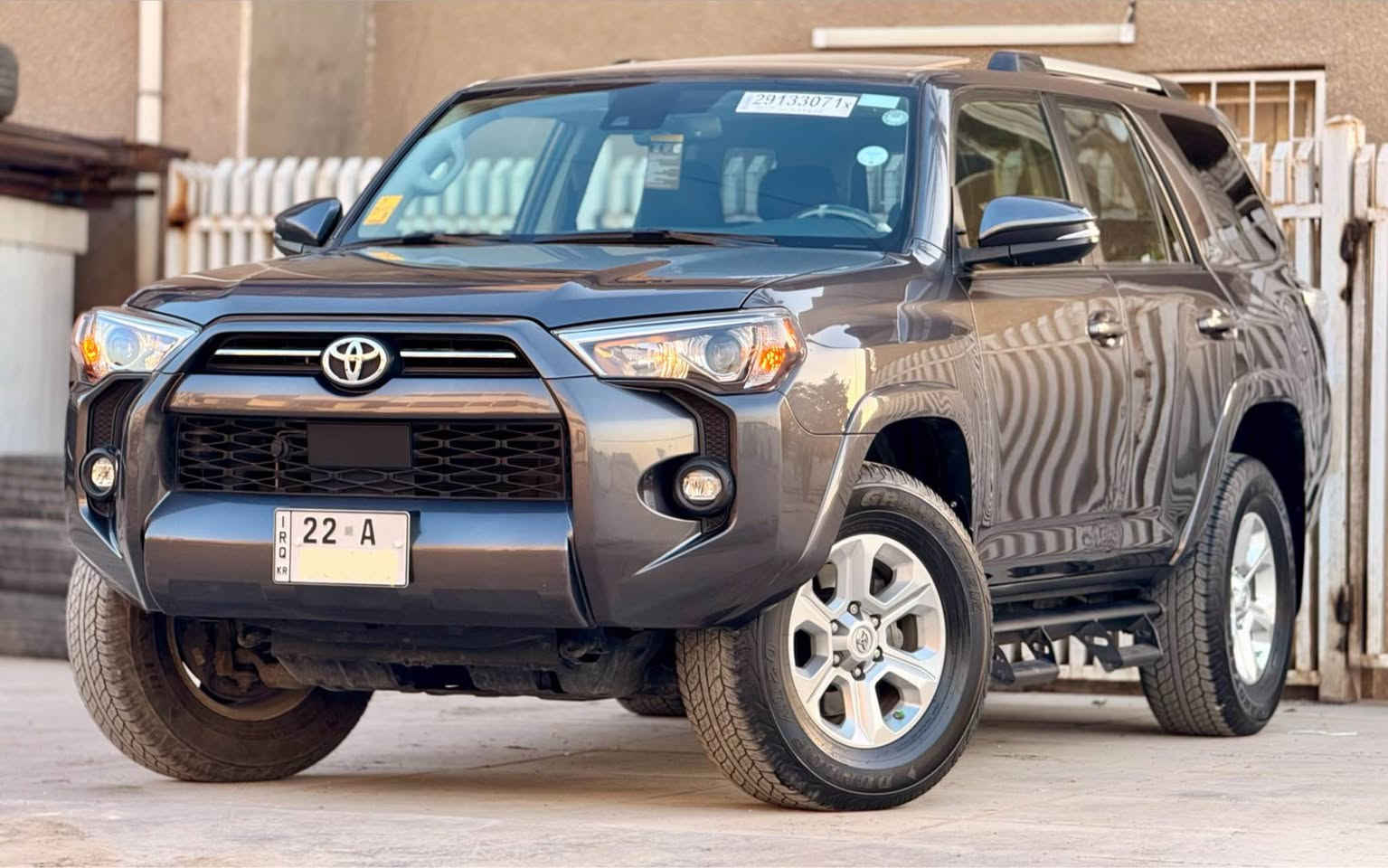 للاستفسار  ***********
السلام عليكم ( للبيع فقط بدون مراوس )
تويوتا فورنر SR5 2023 لون نفطي دخول لوك
الضرر
(((طعجة باب خلف السائق فقط بدون دواخل بجم مكفول ))) 
السيارة اخت الوكاله
المواصفات SR5
7 راكب المرغوب ✅✅
بصمة ابواب + تشغيل
سلايد ( فتحة سقف
4 رادرات امامي خلفي جوانب
تحديد مسار
دوسات جانبية
جام اوتو + جامة خلفية
لايت زينون ابو العدسة
فور ويل درايف 3 وضعيات بل ماوس
كشنات كهرباء
داخل جاد اود ونفطي
كشنات هيتر
ويل كب بلاد 18
تبريد شاشة منفصل
شاشة حجم كبير  
محرك 6 سلندر 4.0 مكينة لاندكروز
بعدها بلزكات الشركة وجياسة الشركة ✅✔️
دهن فلتر موتل من الشركة 🔥
السيارة جديدة جدا وعلى حالة الوكاله 
مكاني بغداد شارع فلسطين
اي استفسار هذا رقمي 
*********** بغداد, العراق
