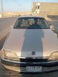 اوميكا صالون   موديل ١٩٩٢  محرك وكير خير من الله   وتايرات وصدر  خير م...