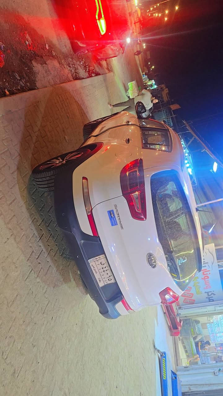 كيه سبورتج ٢٠١١ بغداد على وضع الشركه وبيه سونار  رصعات بسيطه مكانه حله مكلف بلنشر  *********** 

بسعر ١٣٥ وبيه مجال
