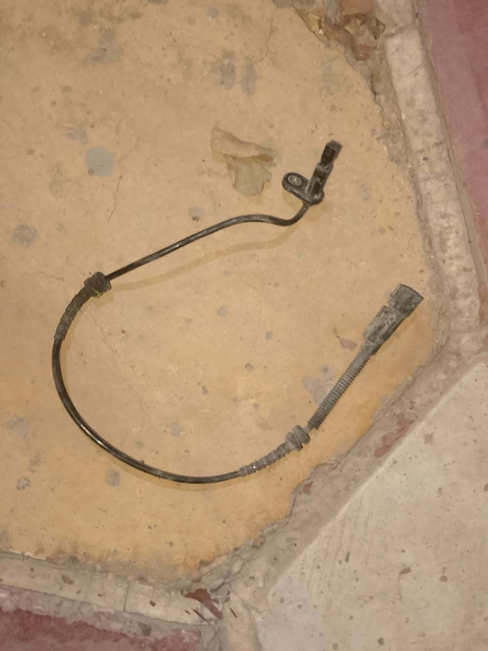 السلام عليكم
بولبرنات خلفيه تراكس 24 و 25
فلنجات خلفيه
فج كامل مع صونده البريك 
حساس اي بي اس

***********
مكاني السيديه
