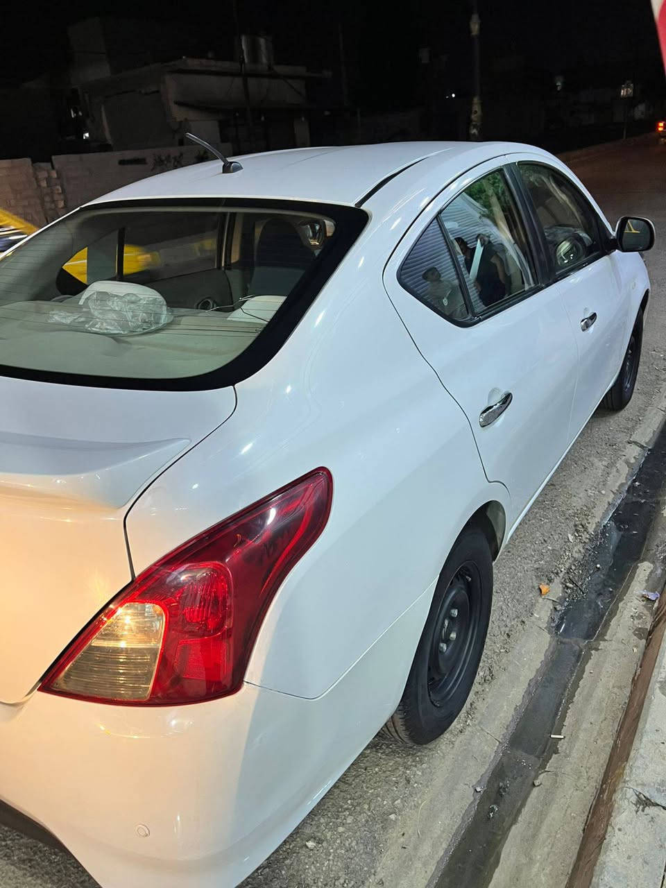 بسم الله
نيسان سني موديل 2019 
هندي بليتة زرگة رقم سليمانية سنوية ورقم جديد بأسمي 
گير ومحرك وتبريد شرط كله 
سيارة جاهزة وما ينقصها اي شي 
لا تبديل ولا صبغ شرط الفحص 
السعر 100 وبيه مجال للطيبين


**إذا كنت صاحب هذا الإعلان وتريد حذفه لأي سبب، رجاءا أرسل رسالة إلى الدعم الفني**
