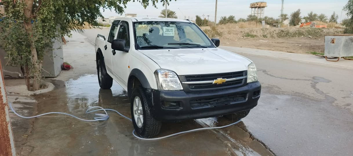 السلام عليكم .شوفر  لوف 2005 مال مزاد الداخليه. 
سيارة مصبوغة عام للجماليه صدر نظيف تايرات. نص عمر باتري جديد مسجل سماعات جدد جام كله شغال لايتات جدد. بك لايتات جدد تترقم بغداد مرور الحسينيه كتابهه كامل كبل تروح ترقم للبيع او المراوس السعر ٤٠ وبيهة مجال. العنوان ديالى المقدادية

***********
