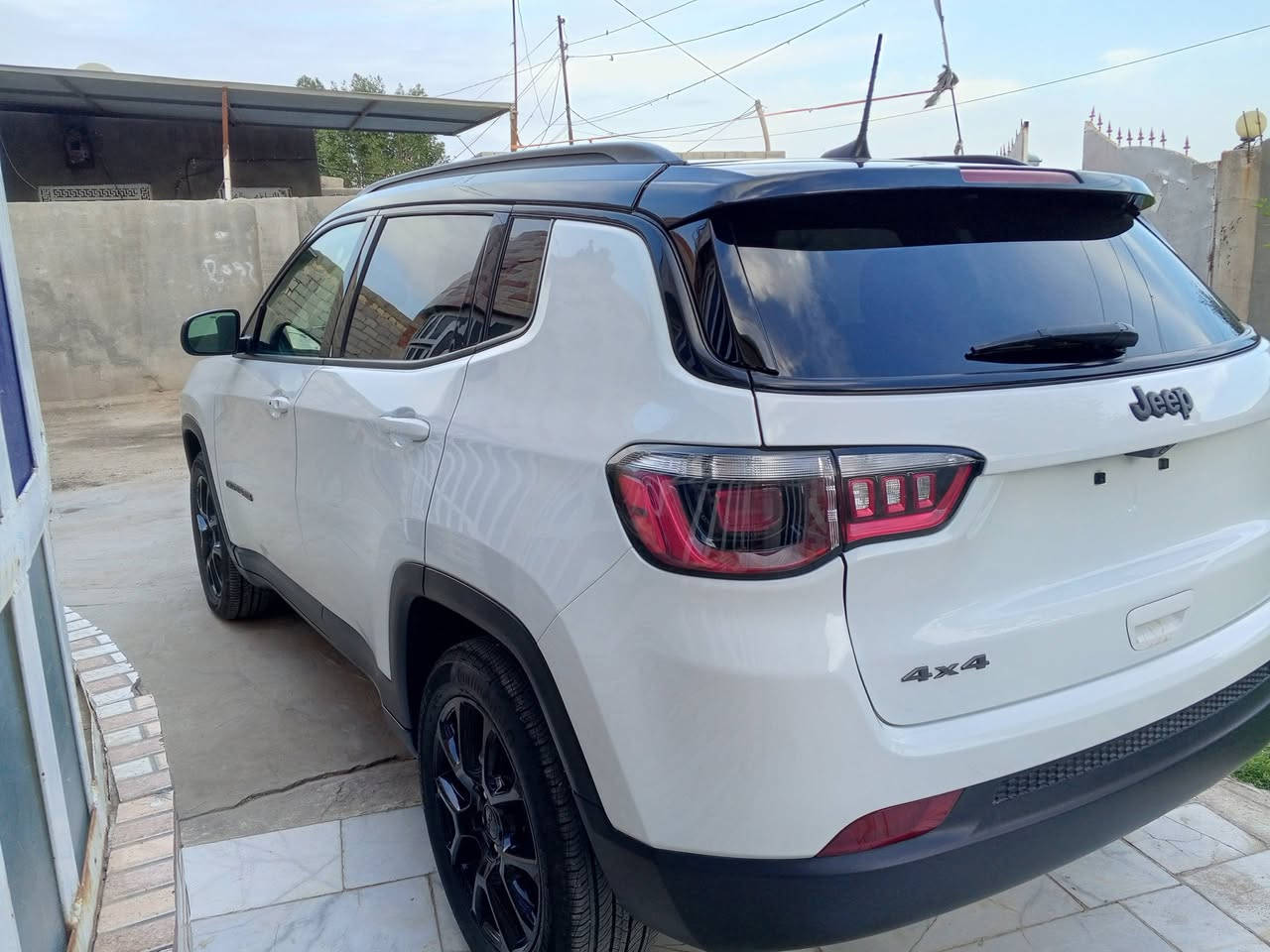 البيع جيب كومباس موديل 24 فئه لامتت وارد امريكي حادث سيارة جاملغ المامي تبديل جهه اليمين فقط بدون اي دواخل بجم كبس عله واضع شركه ماشيه 7400 
سعر 170 ورقه / عنوان بابل الشوملي/رقم الهاتف ***********
