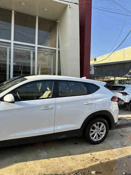 سلام عليكم توسان وارد امريكي موديل 2021 ماشية 11الف سيارة حلوه ونضيفه سونر موجود مضبوط %100 العنوان بغداد السعر190$ الشراي يتصل ***********
