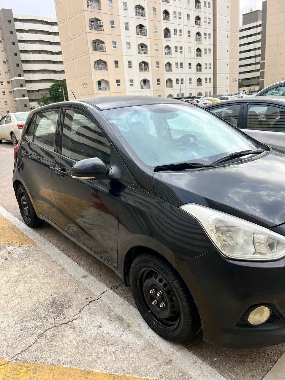 السلام عليكم
للبيع
هونداي i10 كراند
حجم المحرك1200
مري شفط 
جام4كهرباء
سيارة جاهزة من كلشي
تبريد ثلج ❄️ 
تخم تاير جديد قبل فترة شادهن 
السعر 80 $ وبيه مجال قليل
مكان السيارة مجمع بسماية السكني
الشراي يتصل ويدلل
للأستفسار الاتصال ع 
***********
