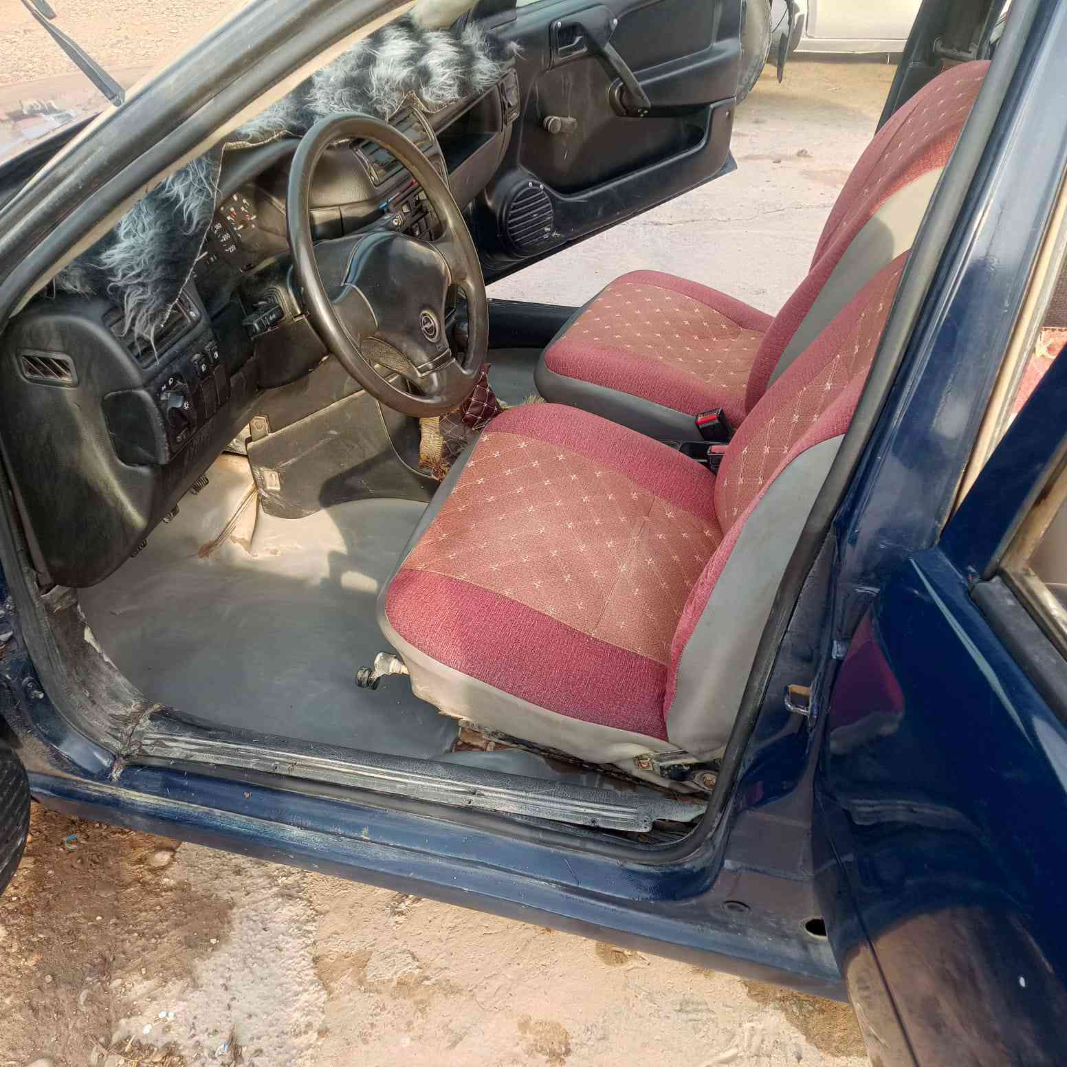 اوبل فيكترا ٩٢ رقم بغداد نظيفه وجاهزه فول محرك16 كير  بشرط
دوشمه تغليف الارضيه مالت جناي السعر٣٥ ورقه وبيها مجال بسيط
  مكان السياره ديالى الخالص 
***********  #مكلف_بلنشر
