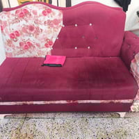 للبيع ديوان 4 قطع نضيف والاسفنج ماله هم نضيف بس يحتاج غسله سعره 125 مك...