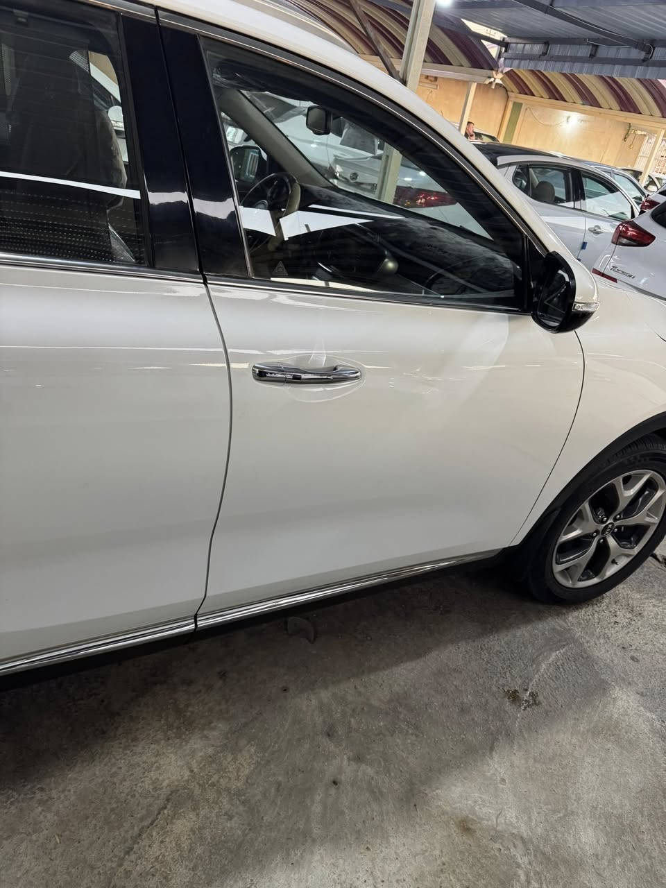 كيا سورنتوا خليجيه مكفوله من الصبغ والضرر موديل 2016 محرك 6 سلندر بصمه قماره حديد رقم بغداد الجديد محرك شرط لا تبخير ولا تنقيص ولا رواجز  وشرط الفحص 7 راكب وثلاث قطع تبريد تخم تاير صدر تبريد دواخل ماشيه 104 تخم ويل جديد سياره مال جناي واحلى من الصور 
سعر 210 بيها مجال حك الجيه 
الضلوعيه معرض المصطفى 
السونار مع المنشور فقط بيها كم شخط وكم رصعه مال استعمال شخصي 
السياره بدون صبغ بدون تبديل 
***********
***********
