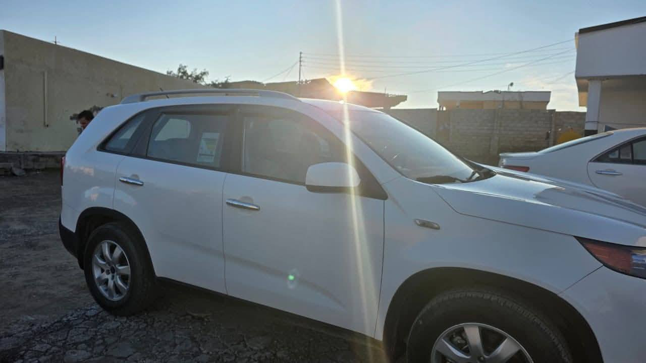 السلام عليكم
للبيع أو مراوس 
 كيا سورنتو
موديل 2011وارد خليجي
محرك 2400دوش شرط
رقم نينوى مشروع وطني شرط التحويل
تدفئه تبريد شرط كلو شغال
كير بل شرط تواير جدد صدر كلو جديد
مكفوله من الصبغ كلين تايتل 
سبعه راكب خليجي 
مكان السياره الشرقاط الصبخه 
السعر 143وبيها مجال لطيبين 
الاستفسار عل رقم 
***********
