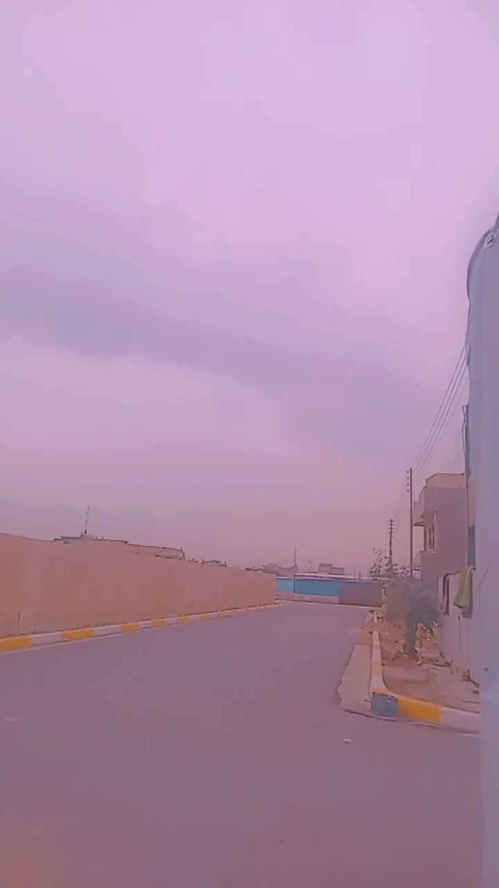بيت للبيع مطلوب قرض صندوق الاسكان باقي عليه ٢٢ كل شهر ٢٠٠ مكانه بضهر التجاري مالت أبو سمير بضهر مدرسه شهيد عماد بناء حديث سنه ٢٠٢١ بي ٣ غرف نوم ثنين جوه وحده هي وحمامها فوك سويت سكفها ساندويج طابق ونص واستقبال وحديقه ومطبخ واسع مساحته ١٠٠ مربع ركن بي فضله أكثر من ١٠٠ واجهه ١٠في١٠  سعر مقدمه ٧٥ بيت عالي عن شارع بيع بدون دلاليه للاتصال عل رقم ***********
