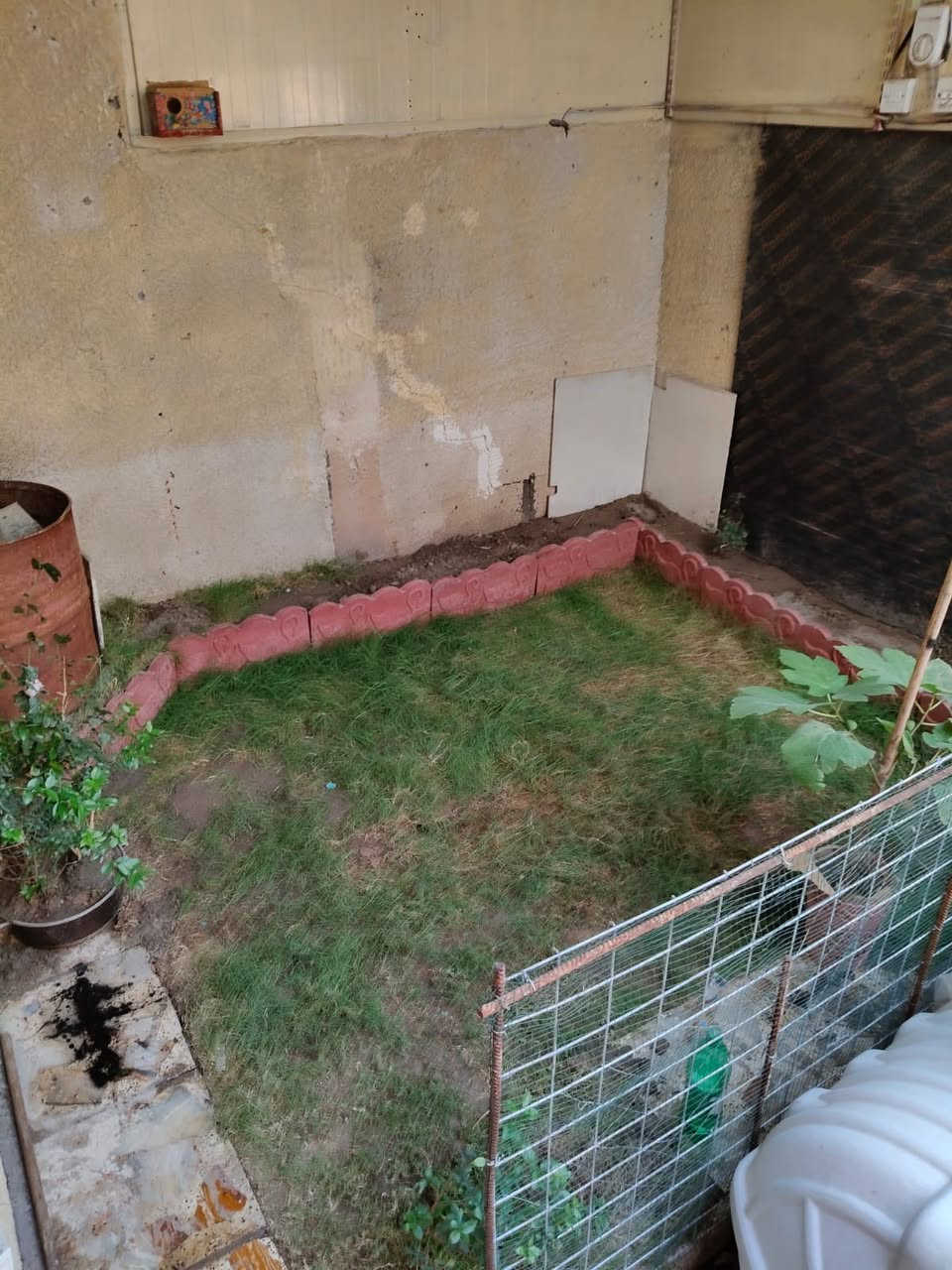 🏠 بيت للإيجار
بيت للإيجار مرتب ومناسب للسكن.

📍 الموقع: (بغداد جسر ديالئ )

يتكون من: ( طابقين عدد الغرف ٤ وحده جوه وثلاثه فوك والصالة واستقبال وحمام ٢ وحديقه صغيره .

السعر ٣٥٠ 🤎.


**إذا كنت صاحب هذا الإعلان وتريد حذفه لأي سبب، رجاءا أرسل رسالة إلى الدعم الفني**