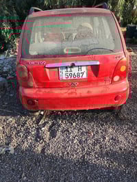 سياره كيو كيو موديل 2013 لون احمر رقم نكليزي نضيفه كلش رايدها حتلو مرا...