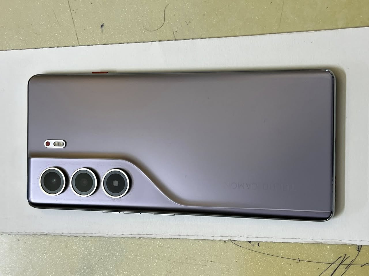 تكنو كومون 40برو 5G ذاكره 256 ستعمال كلش قليل سعر٢٢٥وبي مجال ***********
