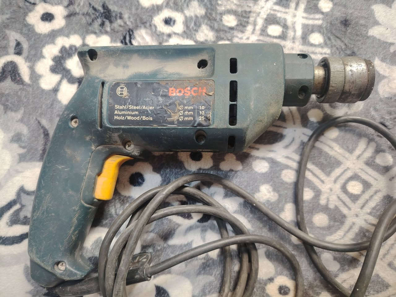 اي قطعه تعجبك راسلني عليهه والي يريدهن جمله اني بخدمته ***********
***********
