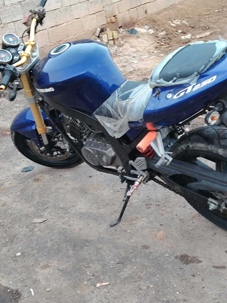 السلام عليكم دراجه للبيع مديل 2024 كامل مواصفات رنبه لدراجه ما ناقصه شي مكينه وكشر مكفولات لسعر مليون و600 مستعجل عله بيعته ما متواجد فيس شراي تصل مكاني بغداد احسينيه المعامل ***********
