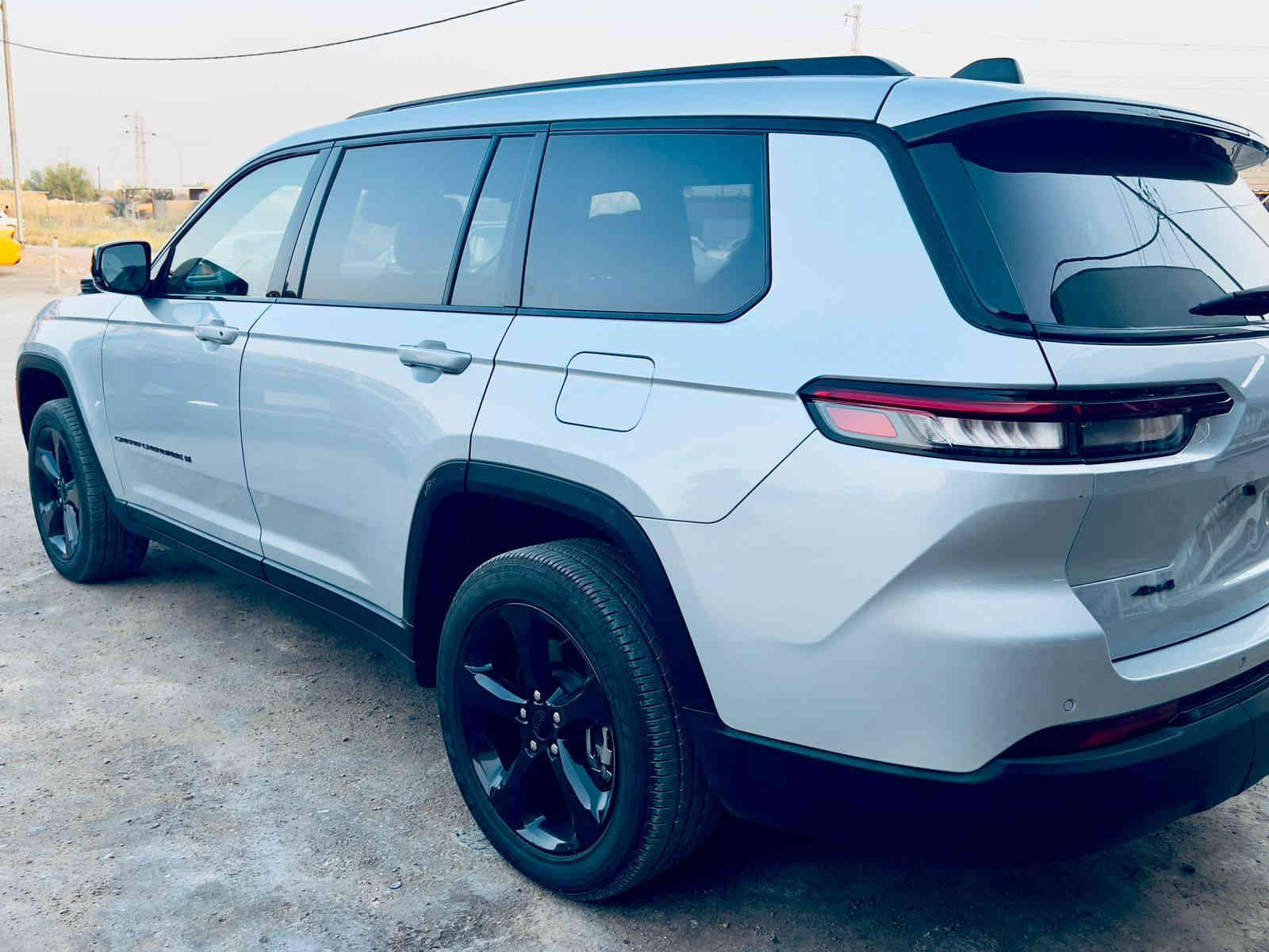 جيب لاريدو 2023 دخول جديد 
بلاك توب
مسافة المقطوعة 14
بدون رقم ترقم جميع المحافضات

حادث كماه موضح بل الصور داخل المنشور 

مواصفات كلش هواي بيه
مثبت سرعة
7 راكب 
خروج عن مسار 
رادار امامي وخلفي 
كامرة خلفية 
شاشة كبيرة وتدعم ابل كار بلي والخراط gbc بلعراق 
نظام سبورت 
مانع انزلاق
مصابيح امامية لد 
بصمة ابواب وتشغيل 
نوافذ اتو 
ستشعار اطارات 
السعر 295 $
📍مكان السيارة ذي قار سوق الشيوخ 
للاستفسار اتصال على الرقم 
***********
*********** ناصرية
