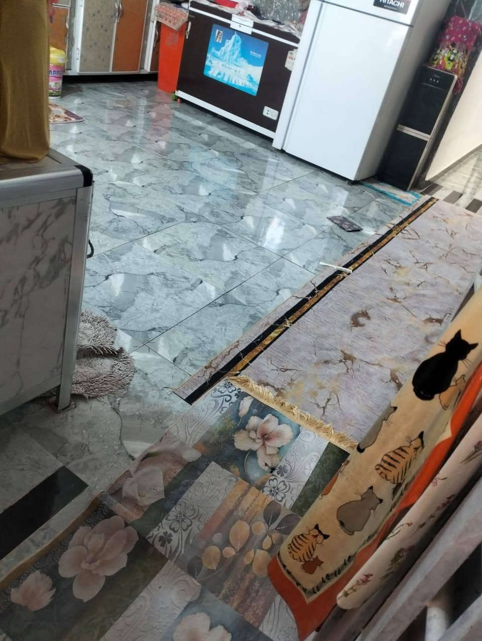 بيت زراعي البو جاسم بشارع الملعب الخماسي 200متر خلف الملعب الخماسي مباشرتا السعر 40مليون ***********
