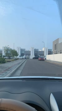 صاحب خطوط  ملتزم من حي العامل او حي الجامعة او حي الحسين الى اي منطقة ...