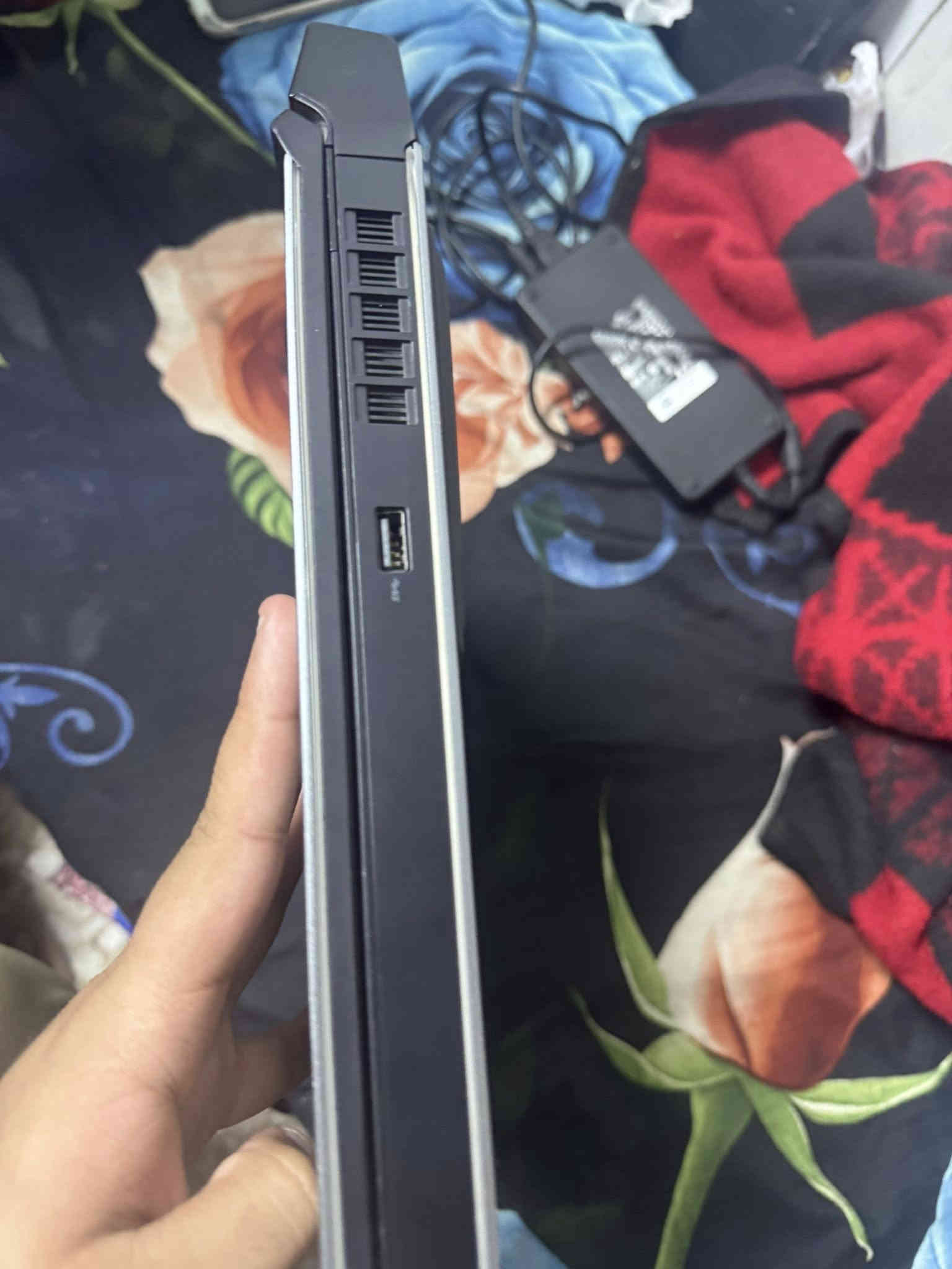 لابتوب Dell Alienware 17 R4
Core i7 7700hq:معالج
كارت شاشه:Gpu gtx 1070 8gb
Ram 16
Ssd 256
بيها عطل بايوس شاشه من تفتح سوده يعني تاخذها بس سوي بايوس غيرها مابي وكلش نضيفه وتجي بس شاحنه وياها
سعر:200 وبيها مجال عنواني البلديات ***********
