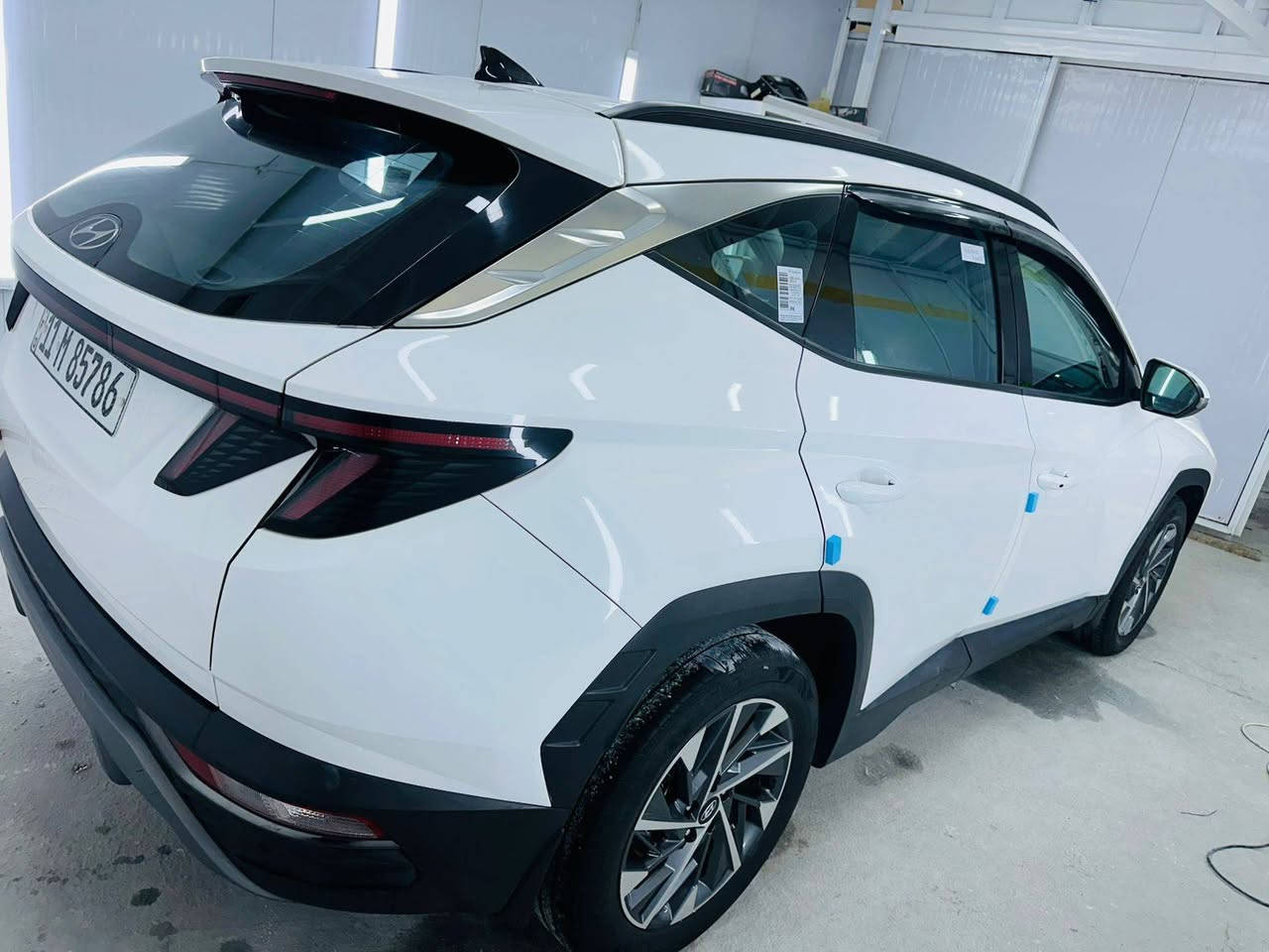 من رخصت الادمن
توسان للبيع موديل ٢٠٢٤
ماشيه ٥٤ 
بحالة الزيرو
كفاله عامه من الشخط والبارد ما عده رصعتين اصغار حيل 
مكينه كير ع وضع الشركه
تخم تاير جديد 
فول مواصفات ما عده الفتحه والجلد 
سياره مال جناي 
رقم بغداد بسمي
مكان السياره فلوجه سعرها
٢١٨ أو بيها مجال الشراي يتصل ***********
