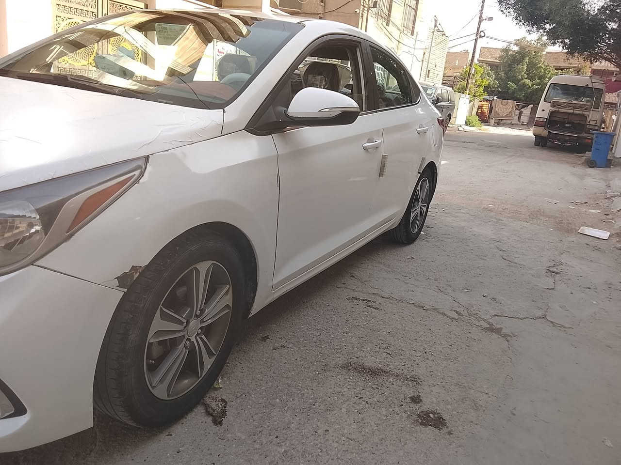 السلام عليكم اكسنت موديل 2020 السيارة جاهزه فتحه بني روما  تخم تايرات جدد السيارة بسمي تحويل ثاني يوم السعر (85$)   وبيها مجال شي بسيط المكان بغداد الشعب السيارة بيهه بجم صبغ   وليس تبديل بدون دواخل السيارة صدر جديد ادامه عامه يم مركز الحسام ما ناقصه اي شي الشراي يخابر ***********
