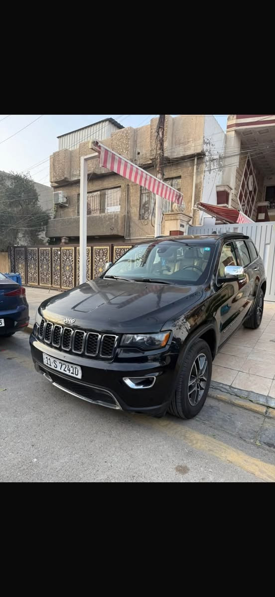 السلام عليكم للبيع جيب 2020
شيروكي فول مواصفات 
رقم بغداد باسمي 
ماشيه 77 الف حادثه بنيد و جاملغ
فقط قطعتين بيهه السياره
كير محرك مكفول 
مكينه 3600

فتحة سقف بانوراما

شاشه كبيره

كشنات جلد+تدفئه 

كشن كهرباء

تشغيل عن  بعد

صندوق كهرباء

حساس خلفي + كامره دواره

رادار جانبي + خلفي +توقف ذاتي

قطعتين تبريد

بعد بيها هواي مواصفات..
السعر 220 وبيهه مجال 
صور الحادث داخل المنشور 
الاستفسار الاتصال ***********
اني مكلف بل نشر هذا رقم صاحب السياره 

مكاني بغداد ، الحريه
