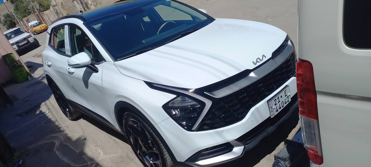 سلام عليكم سبورتج موديل 2025 فول رقم سليمانية تريد تحويل او وكالة ماشية ٣٦ الف حقيقي  مكان بغداد سيارة جديدة بس رصعة حصوة بية سعر ٢٣٥ ***********
