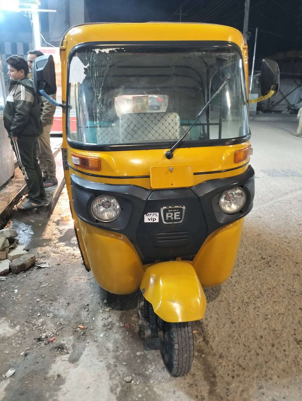 تكتك لبيع اوراق  موديل 2021مجفته مره وحده سعر سبعه او بيه مجال قليل لعلم اني جناي لتكتك ما متعوبه او بيه معجون قليل كلش تجي وشوف ***********
