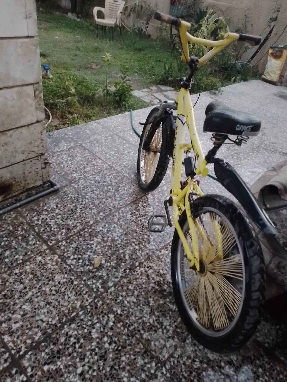 سلام عليكم بايسكل BMX اصفر حجم ٢٤ للبيع  نضيف بس نفخ دايرات بريك خلفي السعر ٧٥ وبي مجال

مكاني بغداد السيديه 
واتساب  *********** او خاص
