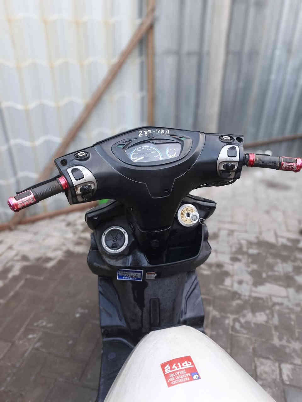 السلام عليكم دراجه جي تي ار للبيع كله بلادي
السعر :900  وبيها مجال قليل 
المكان بغداد / بلديات تقاطع الكهرباء
للاستفسار   / ***********
