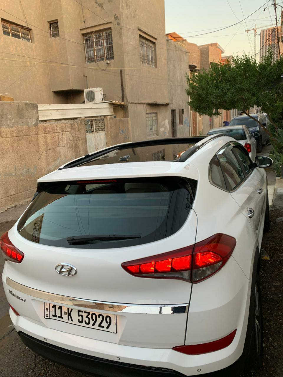 السلام عليكم
للبيع او المراوس بسبورتج جيتي لاين من موديل ٢٠ فما فوق 

توكسان خليجي موديل ١٧  بيها صبغ من فقط من الخارج تكم لغود شواصي دواخل كلها مكفوله واكعه عليها قمريه وصار بيها صبغ من الخارج مكانها بغداد المنصور سعرها ١٥٠ وبيها مجال 

***********
