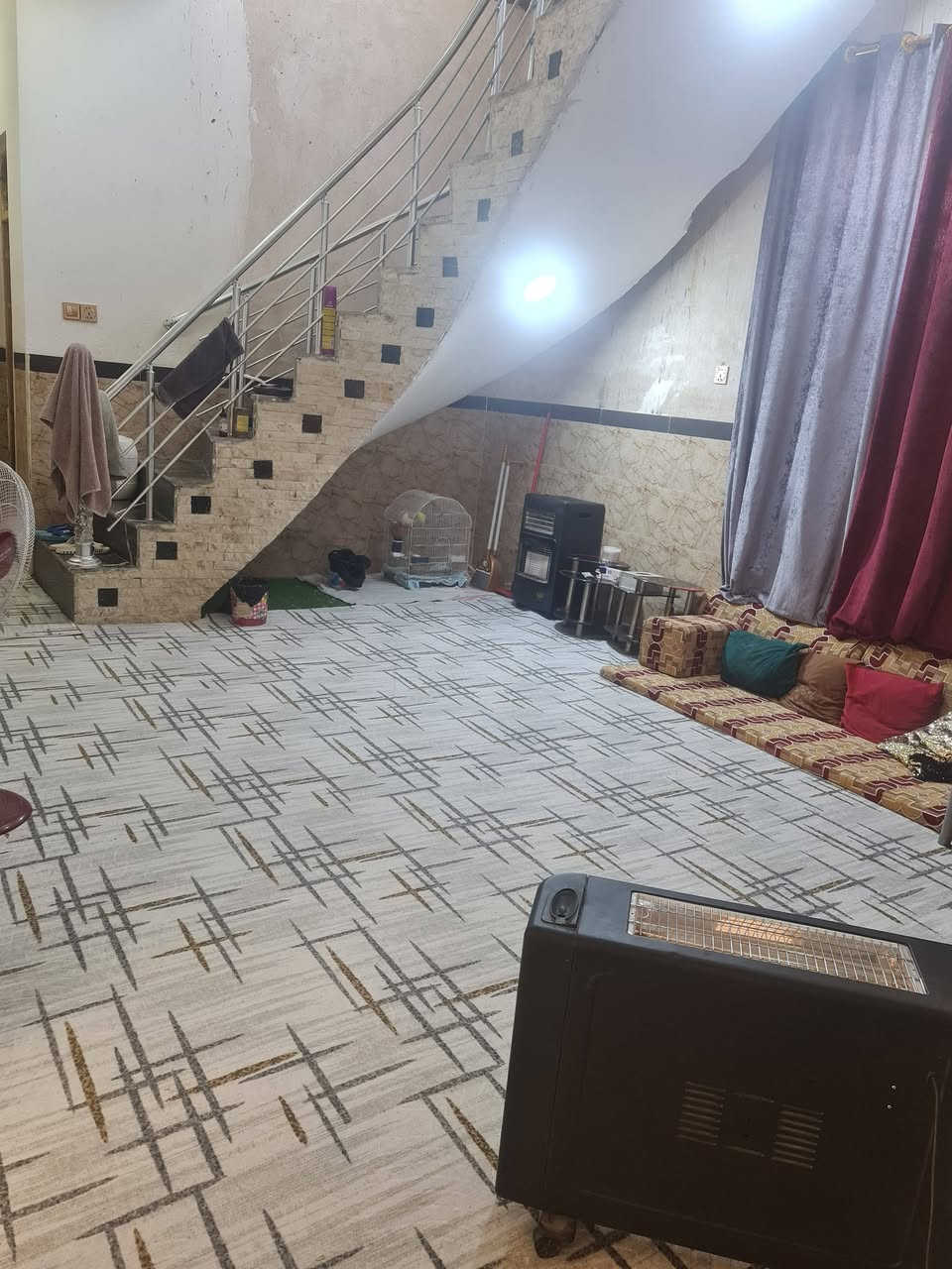 السلام عليكم ورحمة الله وبركاته
بيت للبيع زراعي بعلوة الفحل مشمول بالتطويب 
شارع فائق المضمد  
المساحة ٢١٤ متر
البناء كونكريت طابوق السطح شتايكر
السعر ٦٠ مليون 
غرفتين واستقبال كبيرة ومطبخ كبير
رقم الموبايل ***********
***********
