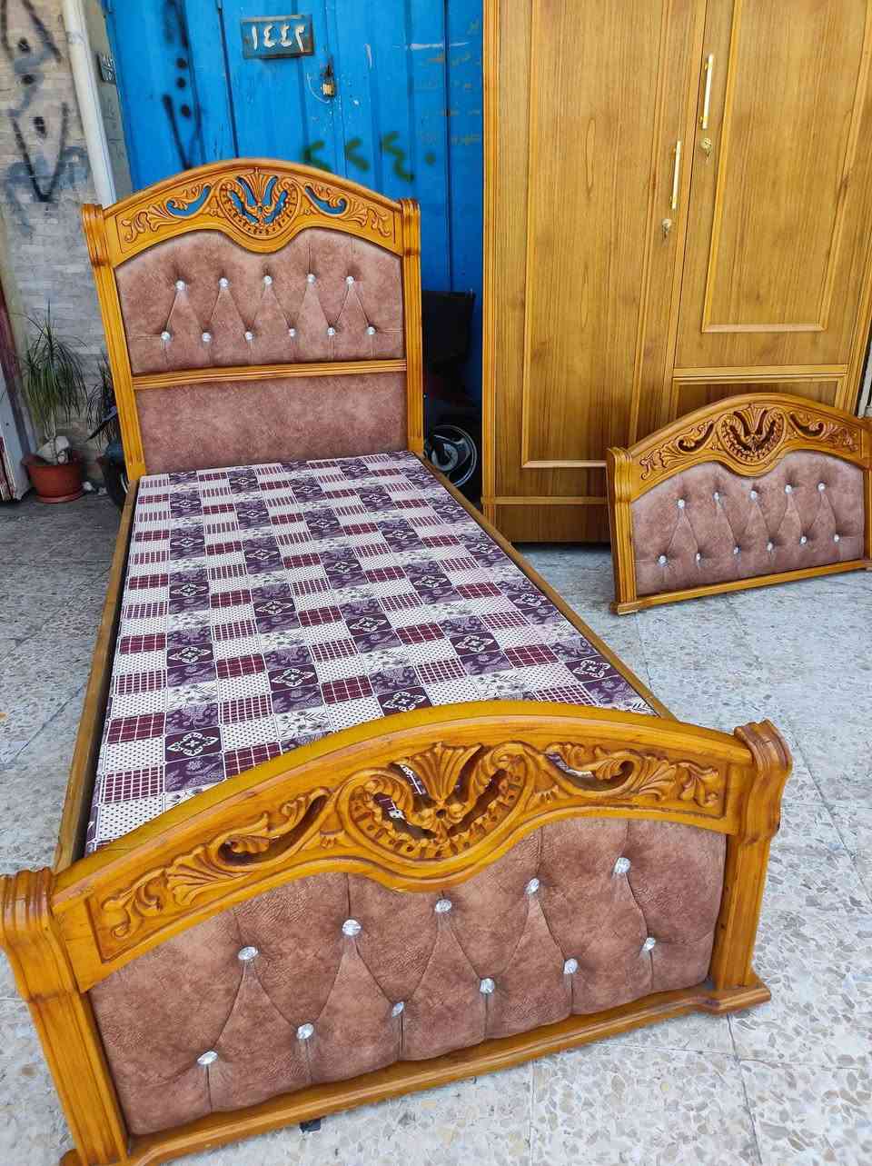 ميز تواليت نقش زان شغل درجة اولى
تخت نقش زان شغل درجة اولى عدد2
الموقع سايدين الصديق خلف مرطبات البحرين 
للاستفسار
***********
