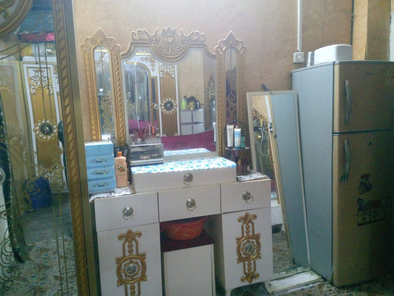 سلام عليكم  غرفه تركي نضيفه  كلش. ما بيه زلق.  ب 850 وبيه مجال قليل.


**إذا كنت صاحب هذا الإعلان وتريد حذفه لأي سبب، رجاءا أرسل رسالة إلى الدعم الفني**